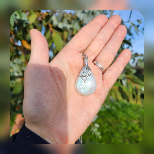 Les Gardiens de l’Hiver Loup Péristérite